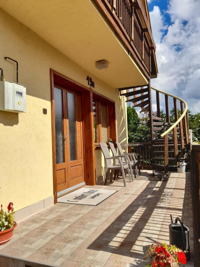 Harmonia Vendeghaz 100 Meterre Az Igali Gyogyfuerdotol Apartment Exterior photo