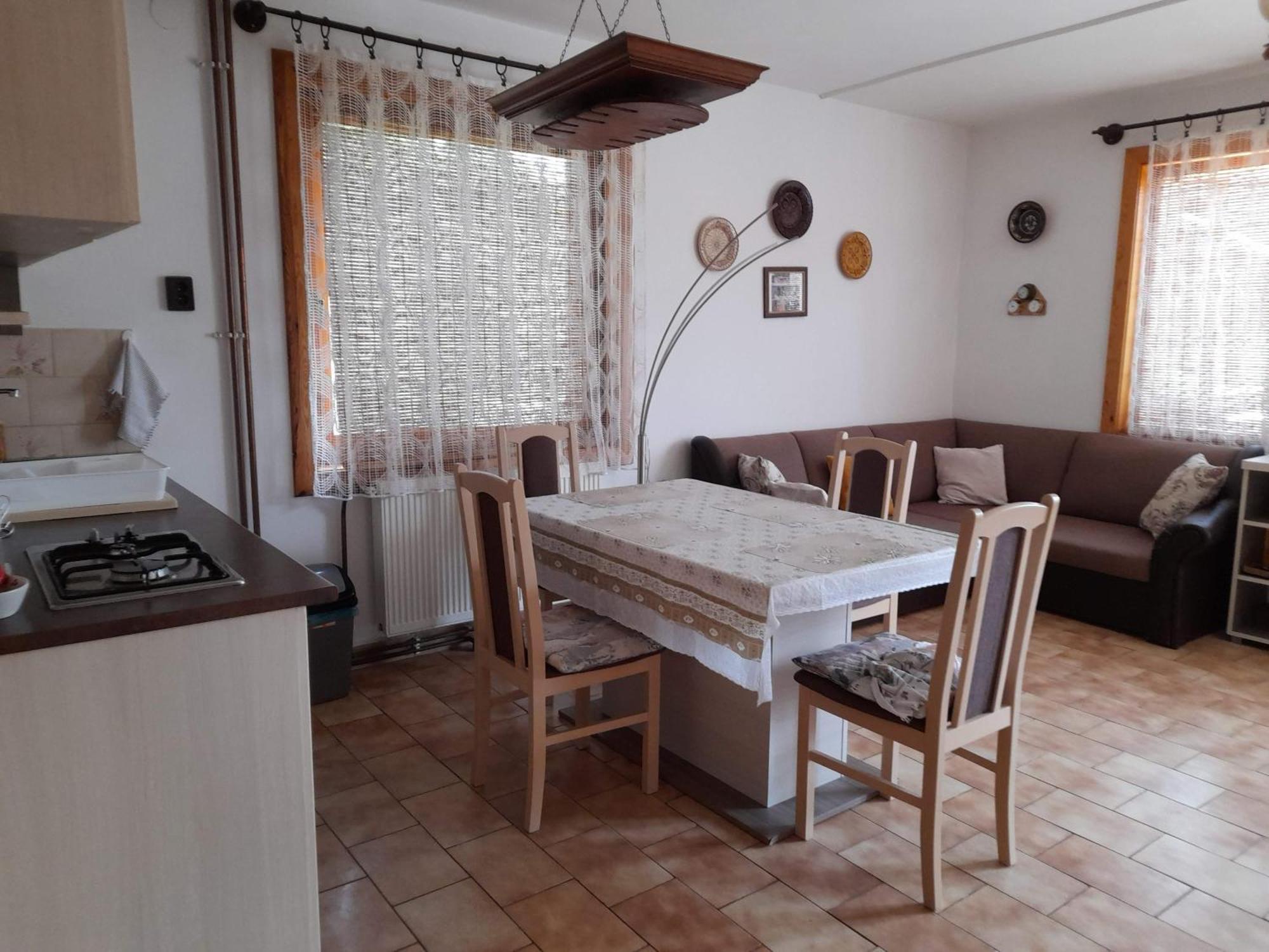 Harmonia Vendeghaz 100 Meterre Az Igali Gyogyfuerdotol Apartment Exterior photo